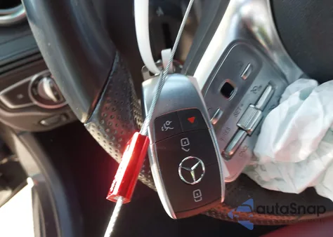 2020 Mercedes-Benz Glc 300 Coupe 4Matic z USA, uszkodzony, nr VIN WDC0J8EB4LF673620